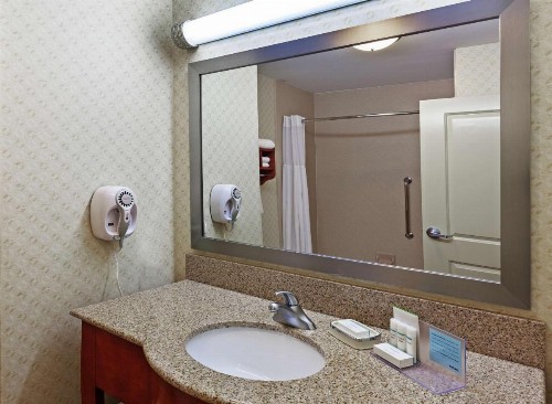 Hampton Inn & Suites El Paso West - image 22