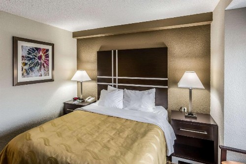 Quality Inn & Suites El Paso I-10 - image 19