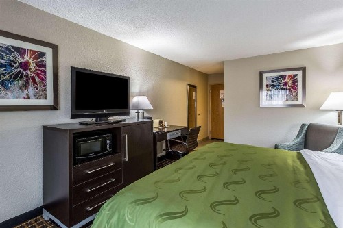 Quality Inn & Suites El Paso I-10 - image 20
