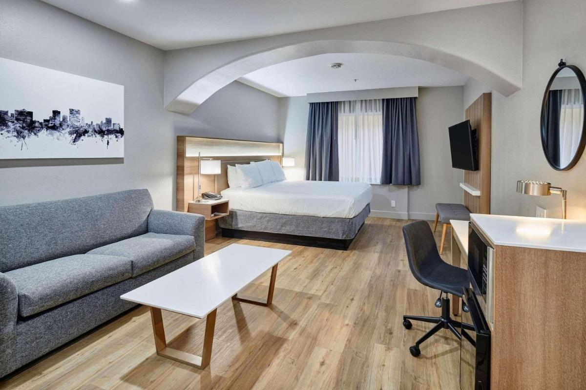 Radisson Hotel El Paso Airport - image 3