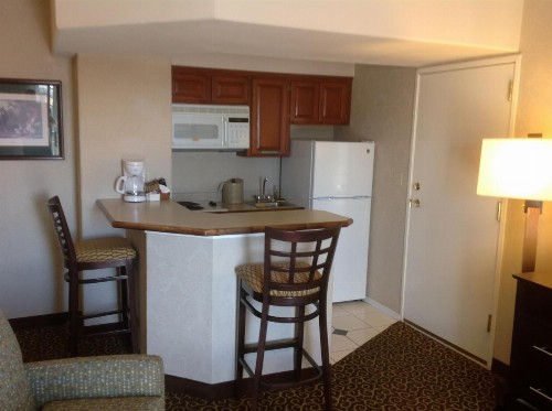 Hawthorn Suites by Wyndham El Paso - image 2
