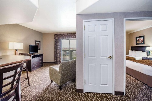 Hawthorn Suites by Wyndham El Paso - image 28