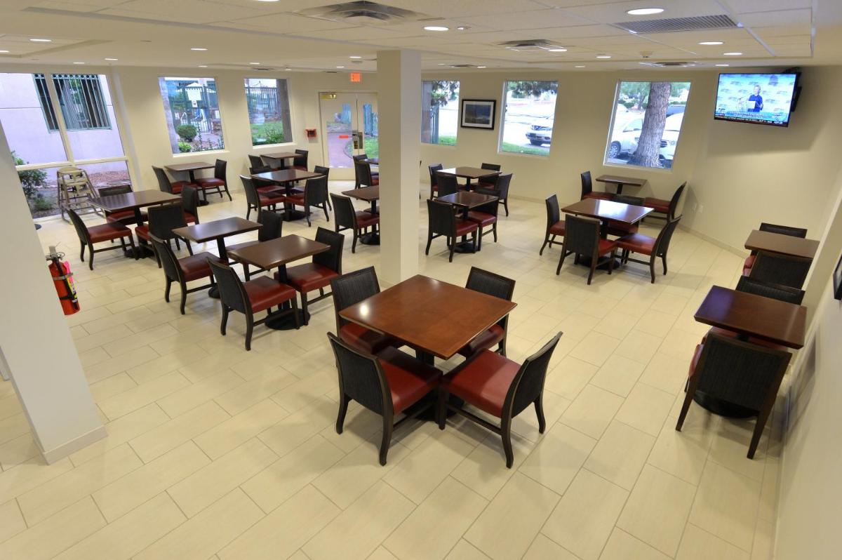 Hawthorn Suites by Wyndham El Paso - image 5