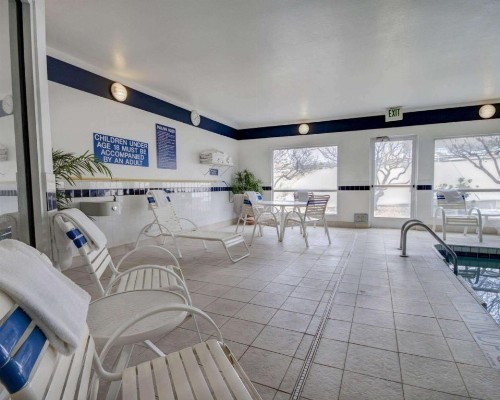 Quality Suites University - image 6