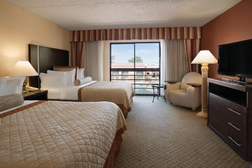 Wyndham El Paso Airport and Water Park - image 20