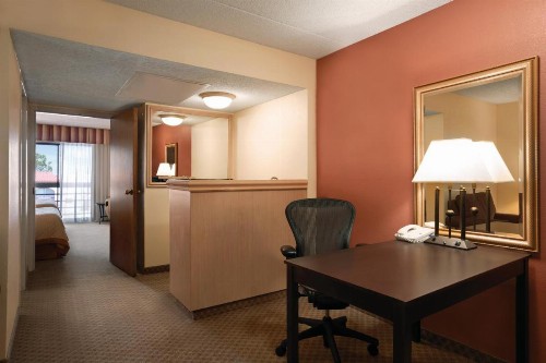 Wyndham El Paso Airport and Water Park - image 31