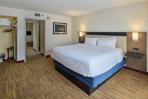 Wyndham El Paso Airport and Water Park - image 42