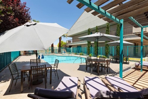 Ramada by Wyndham El Paso - image 8