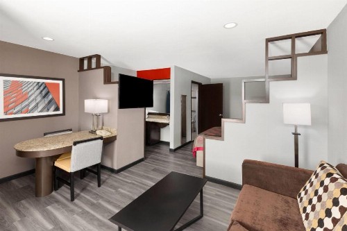 Ramada by Wyndham El Paso - image 10