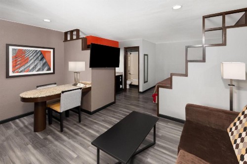 Ramada by Wyndham El Paso - image 15