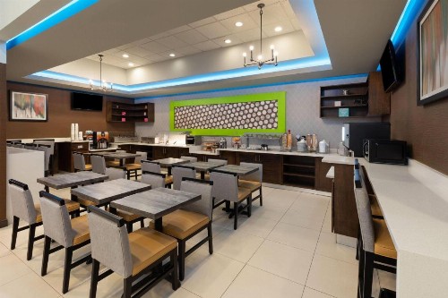 Ramada by Wyndham El Paso - image 28