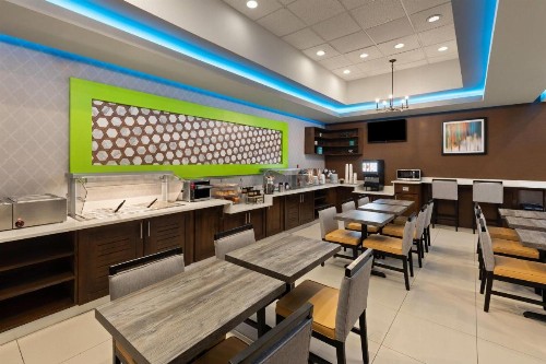 Ramada by Wyndham El Paso - image 29