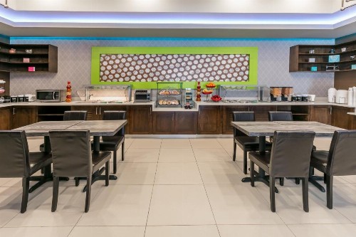 Ramada by Wyndham El Paso - image 32