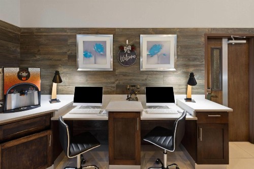 Ramada by Wyndham El Paso - image 37