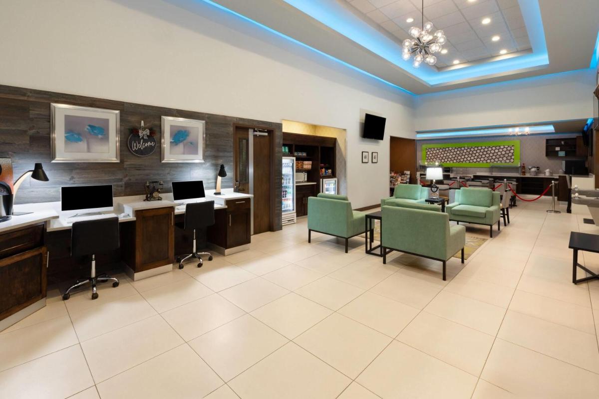 Ramada by Wyndham El Paso - image 5