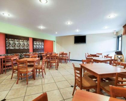 Quality Inn Airport East - image 8