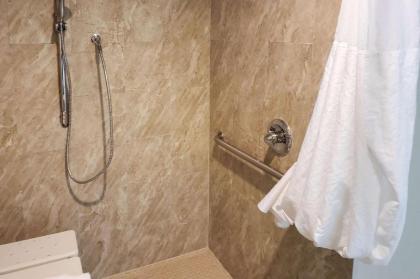 Quality Inn Airport East - image 13