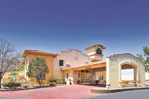 La Quinta Inn by Wyndham El Paso - Airport - image 10