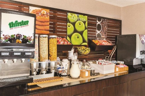 La Quinta Inn by Wyndham El Paso - Airport - image 13