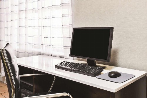 La Quinta Inn by Wyndham El Paso - Airport - image 17