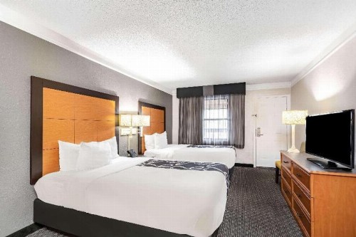 La Quinta Inn by Wyndham El Paso - Airport - image 24