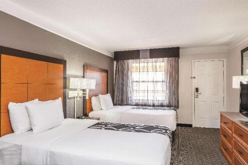 La Quinta Inn by Wyndham El Paso - Airport - image 25