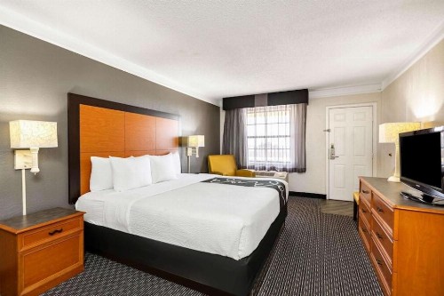 La Quinta Inn by Wyndham El Paso - Airport - image 29