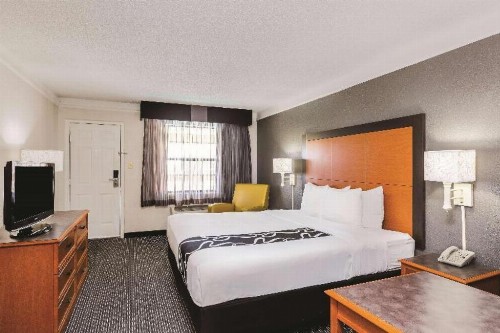 La Quinta Inn by Wyndham El Paso - Airport - image 39