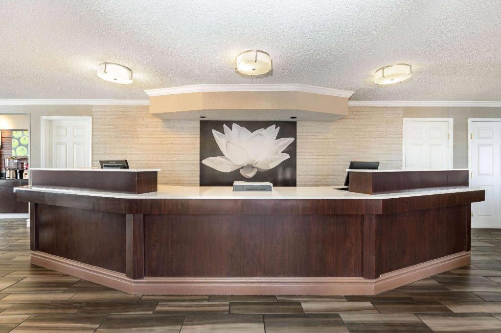 La Quinta Inn by Wyndham El Paso - Airport - image 4