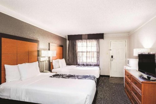 La Quinta Inn by Wyndham El Paso - Airport - image 45