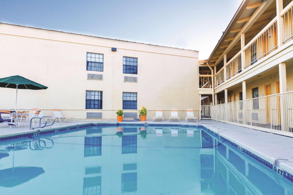 La Quinta Inn by Wyndham El Paso - Airport - image 5