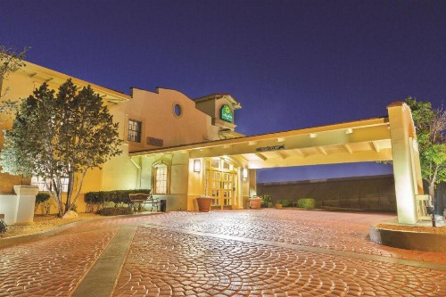 La Quinta Inn by Wyndham El Paso - Airport - image 8