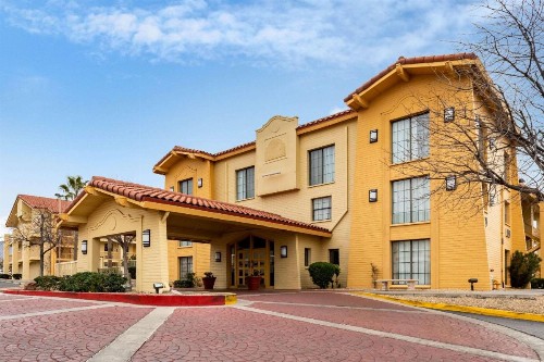 La Quinta Inn by Wyndham El Paso West - image 10