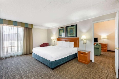 La Quinta Inn by Wyndham El Paso West - image 11