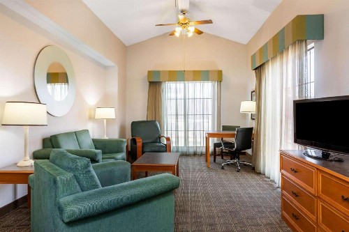 La Quinta Inn by Wyndham El Paso West - image 14