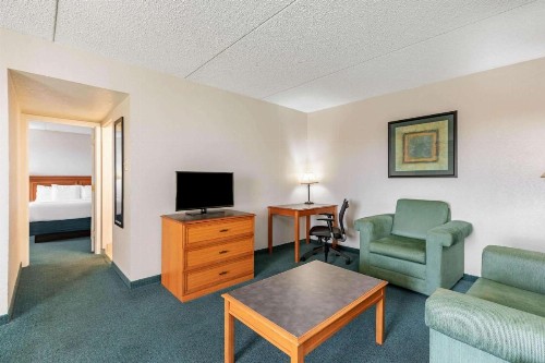 La Quinta Inn by Wyndham El Paso West - image 20