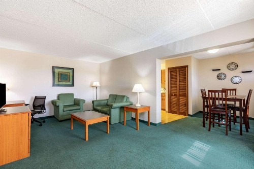 La Quinta Inn by Wyndham El Paso West - image 23