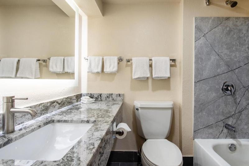 Red Roof Inn El Paso West - image 5