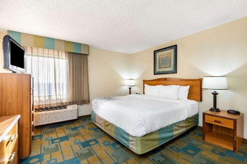 La Quinta by Wyndham El Paso East - image 10