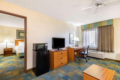 La Quinta by Wyndham El Paso East - image 17
