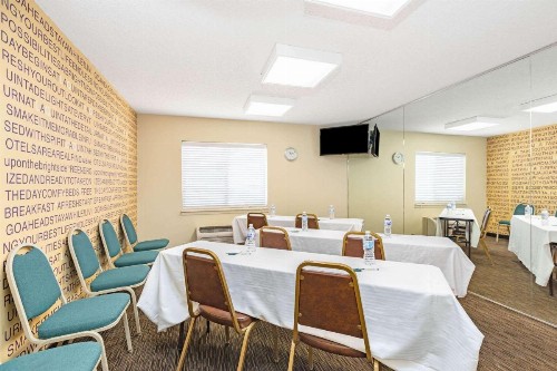 La Quinta by Wyndham El Paso East - image 20