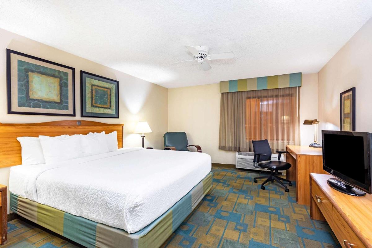 La Quinta by Wyndham El Paso East - image 3