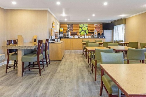 La Quinta by Wyndham El Paso East - image 8