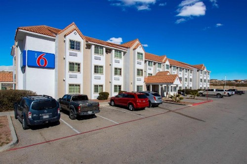 Motel 6-El Paso TX - Southeast - image 2