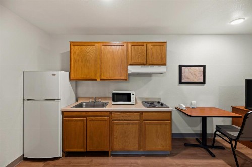 WoodSpring Suites El Paso - image 13