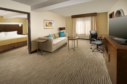 Holiday Inn El Paso Airport an IHG Hotel - image 30