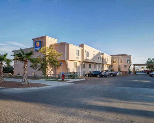 Comfort Inn & Suites I-10 Airport - image 3