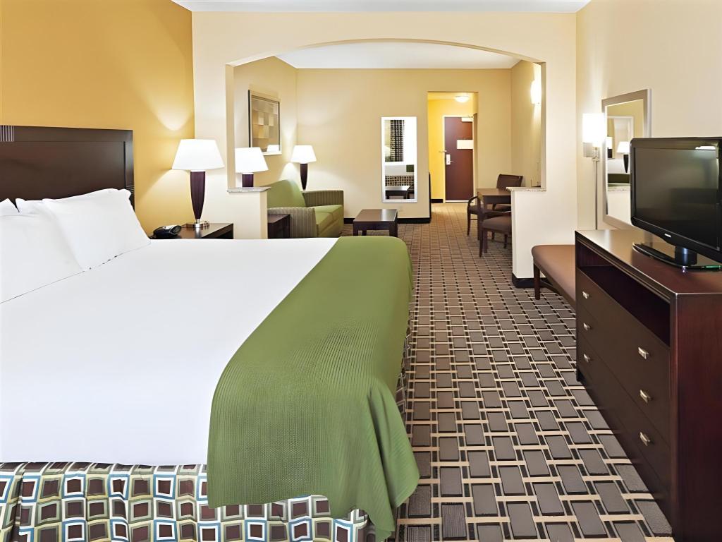 Holiday Inn Express Hotel & Suites El Paso West - image 2