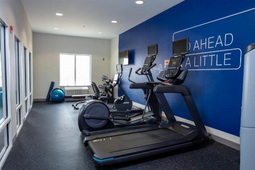 Holiday Inn Express Hotel & Suites El Paso West - image 35