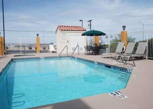 Econo Lodge Inn & Suites El Paso - image 22